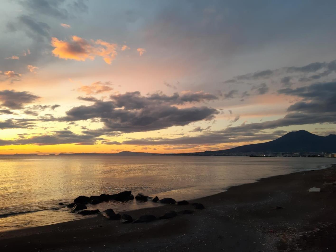 Casa Andrea Tra Napoli E Sorrento Lägenhet Castellammare di Stabia Rum bild